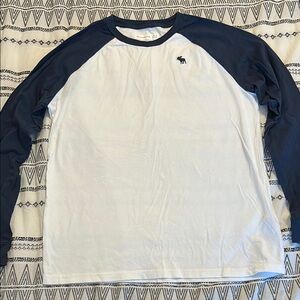 Abercrombie Kids White and Blue Long Sleeve Shirt sz 15/16 kids